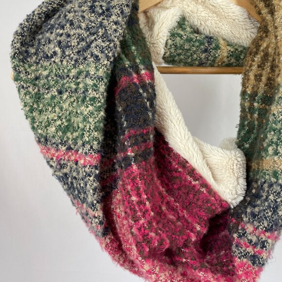 D&Y Fuzzy Long Oval Scarf - Picture 2 of 4